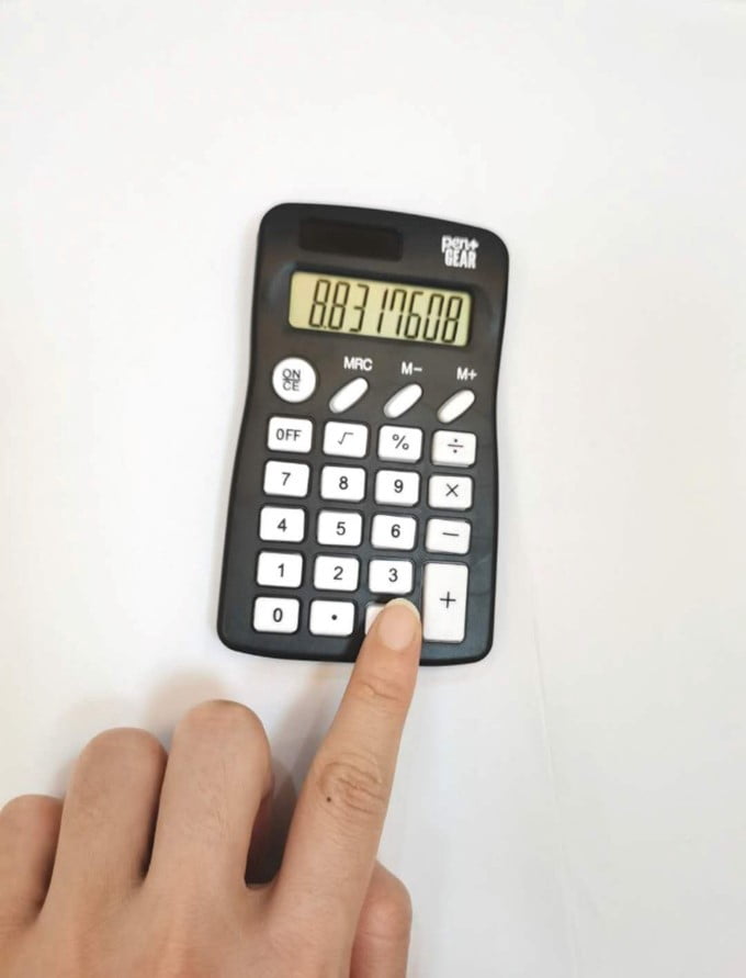 Pen+Gear Mini 8-Digit Handheld Calculator, Black, Solar Powered