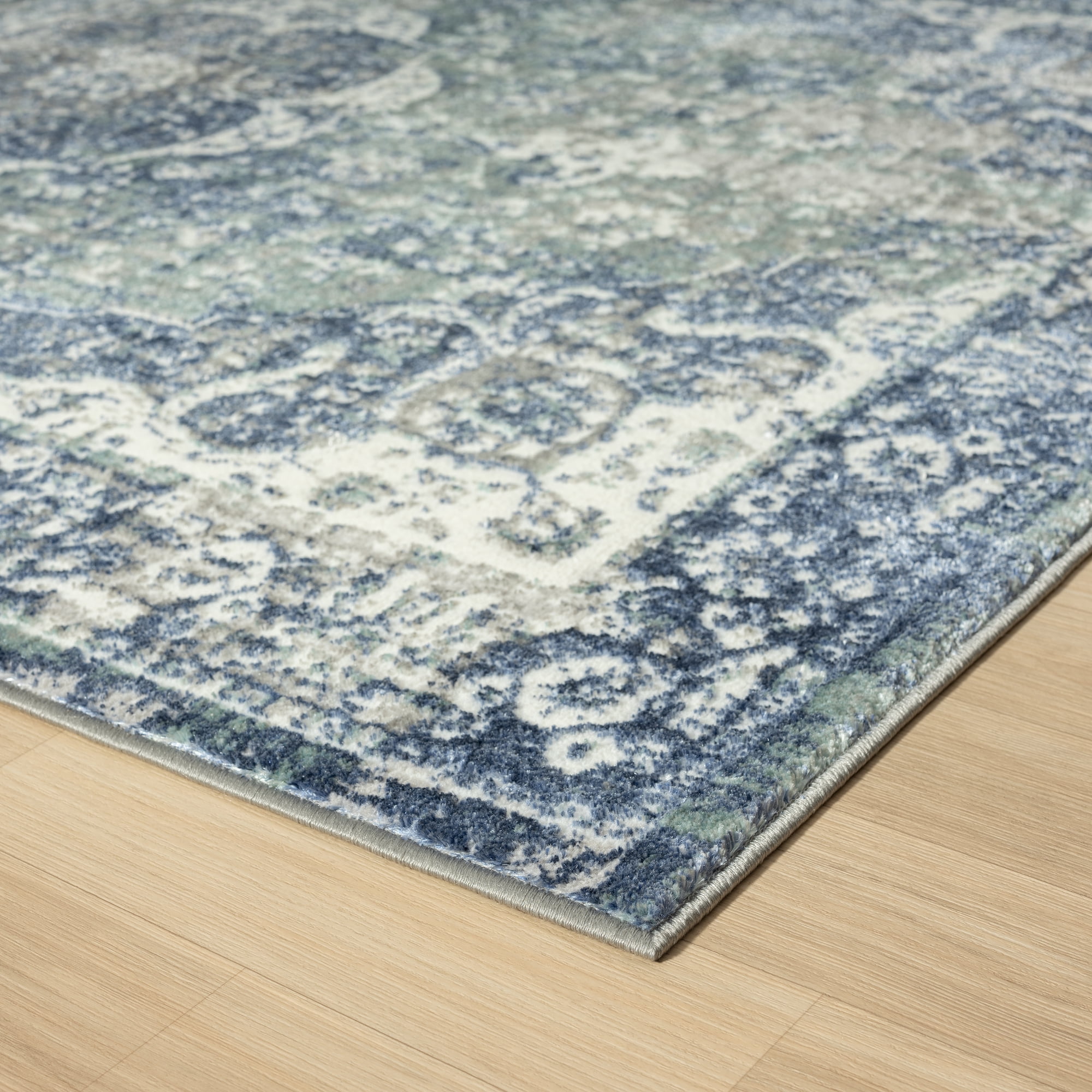 Harlow Hill Bethany 2'2" x 3' Blue Medallion Durable Indoor Area Rug