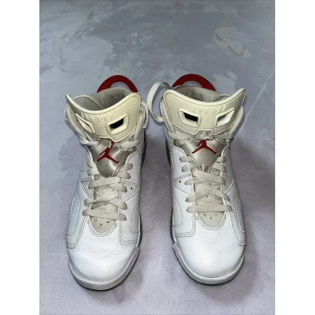 Ni - ke Ni - ke Air Jordan 6 Retro White Infrared Size 7Y GS 384665-162