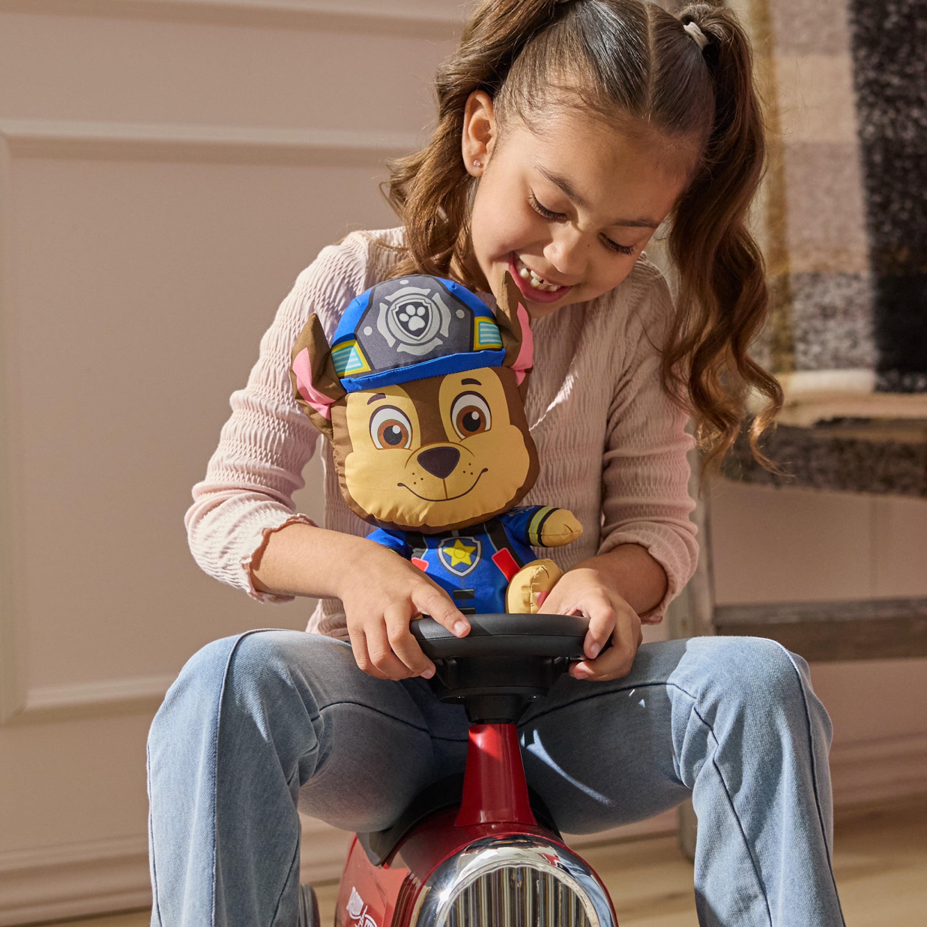PAW Patrol, Peluche Chase pompier Swisheez, jouet officiel du célèbre dessin animé, peluche moelleuse pour enfants à partir de 3 an, 25,5 cm PAW Patrol, Peluche Chase pompier Swisheez, jouet officiel du célèbre dessin animé, peluche moelleuse pour enfants à partir de 3 an, 25,5 cm