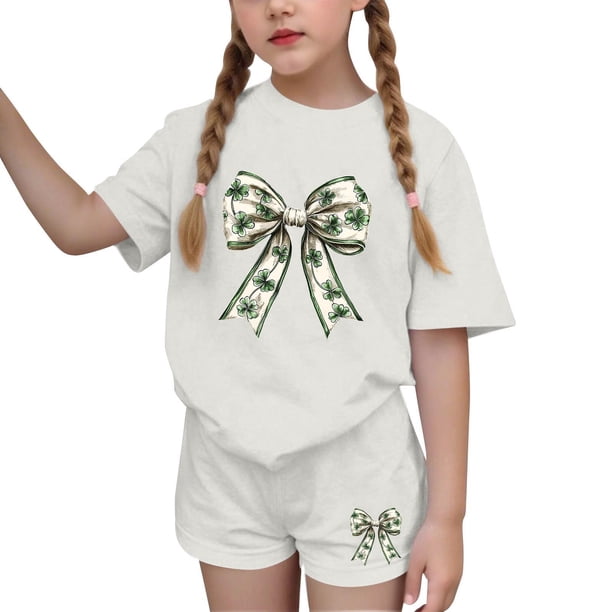 Vestido de manga corta para niños Día de San Patricio impreso de dos piezas Conjunto de cuello redondo con pantalones cortos, blusa de manga corta