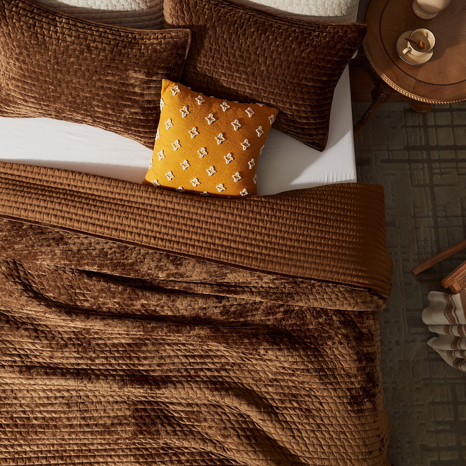 Luxury Velvet Quilt Set King Size 98''x106'', Ultra-Soft Striped Channel Comforter with Exquisite Rice Stitch Detailing, Lightweight All-Season Bedspread Coverlet w/ 2 Shams, Caramel/Brown