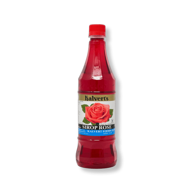 KALVERTS ROSE SYRUP dans une Bouteille en Plastique Transparent avec Sirop Rouge et un Bouchon à Vis Rouge, Étiqueté avec une ROSE Rouge et des Feuilles Vertes, Idéal pour Préparer des cocktails, des mocktails et Ajouter une Douceur Florale aux Plats, Convenant à la Catégorie des Aliments du Garde-Manger pour les Sirops d'Érable et de table.