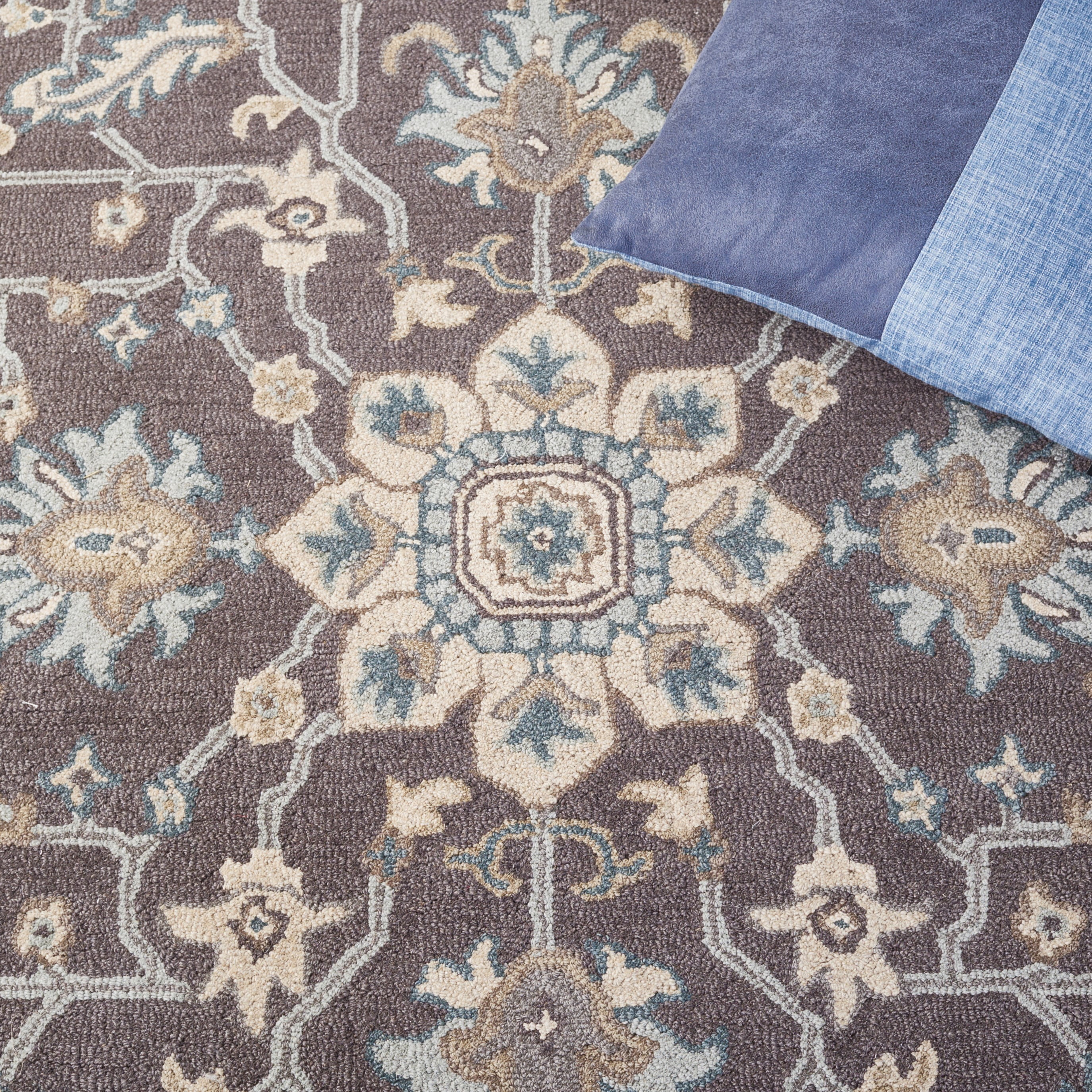 SAFAVIEH Blossom Shevon Oriental Area Rug, Dark Grey/Light Brown, 2' x 3'
