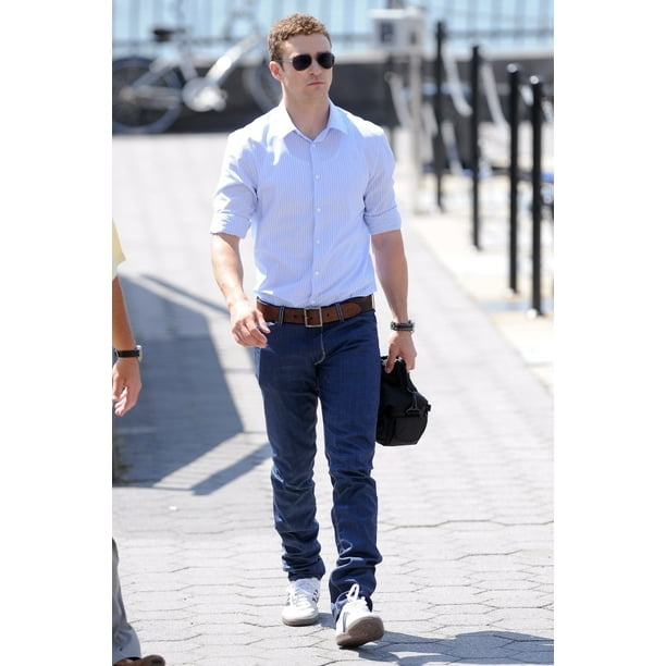 Justin Timberlake Walks To The Friends With Benefits Movie Set In Battery Park City Out And About For Celebrity Walmart Com Walmart Com