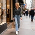 thumbnail image 3 of Blusa De Manga Larga Con Cuello En V Para Mujer, Top Con Hombros Fruncidos De Color Liso Con Estilo Informal Elegante, Para Citas En La Oficina, Viajes De Compras, 3 of 7