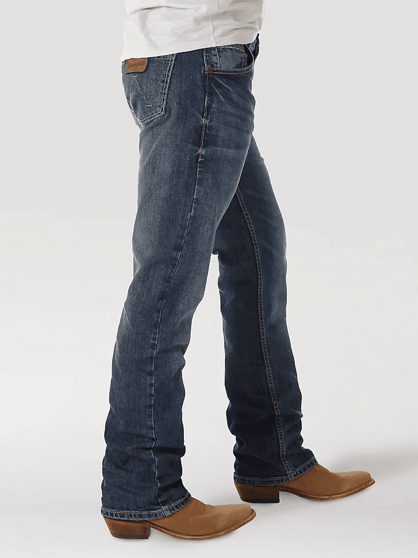Wrangler Men's Retro Layton Bootcut Leg Slim Jeans, Medium Wrangler Men's Retro Layton Bootcut Leg Slim Jeans, Medium