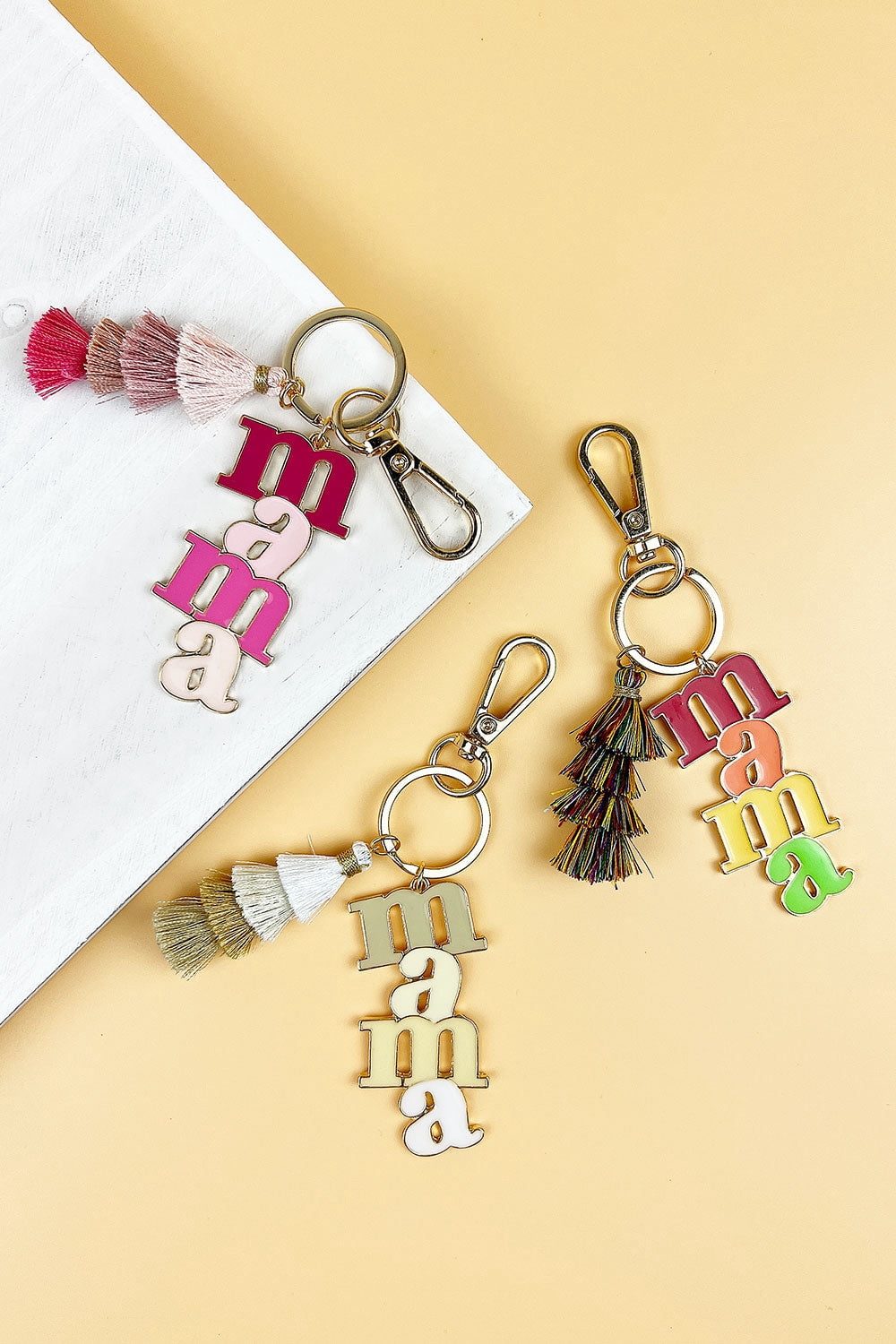 2.5" ENAMEL COLORED"MAMA" WITH KEYCHAIN