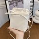 thumbnail image 3 of Mini bolso con lazo de diseño de nicho para mujer, nuevo bolso bandolera elegante de verano 2025, bolso para teléfono móvil, 3 of 5