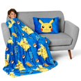 thumbnail image 2 of Set de manta y almohada de peluche Northwest Pikachu 127 x 152 cm, 2 of 3