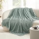 thumbnail image 5 of Manta de cama de color verde salvia, suave y acogedora, 130 x 150 cm, 5 of 9