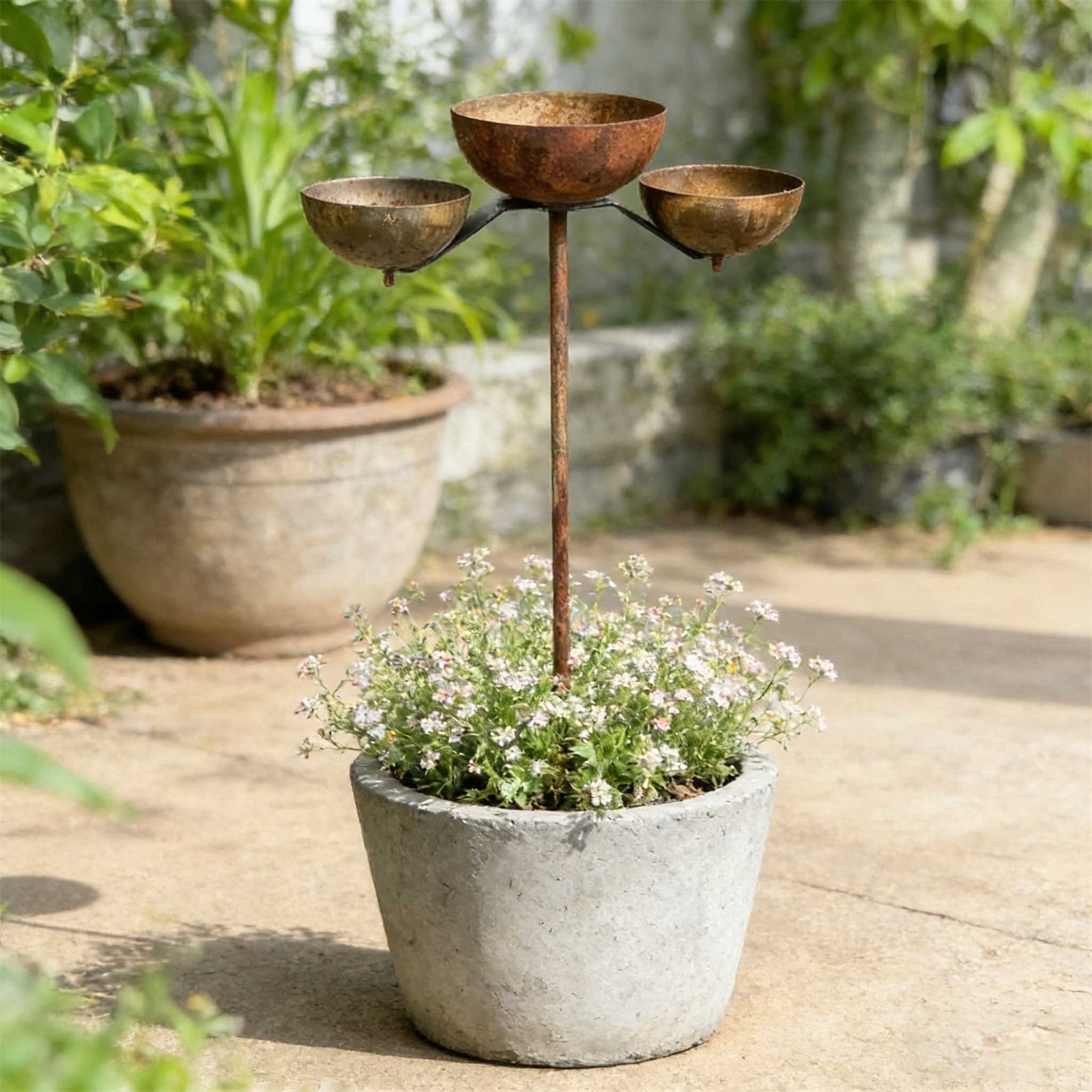 Rusty Rain Catcher Garden Stake, Adjustable Metal Bird Feeder & Bird Bath Bowl, Rustic Vintage Outdoor Garden Decor for Lawn Yard Landscaping, Attract Birds & Beneficial Insects