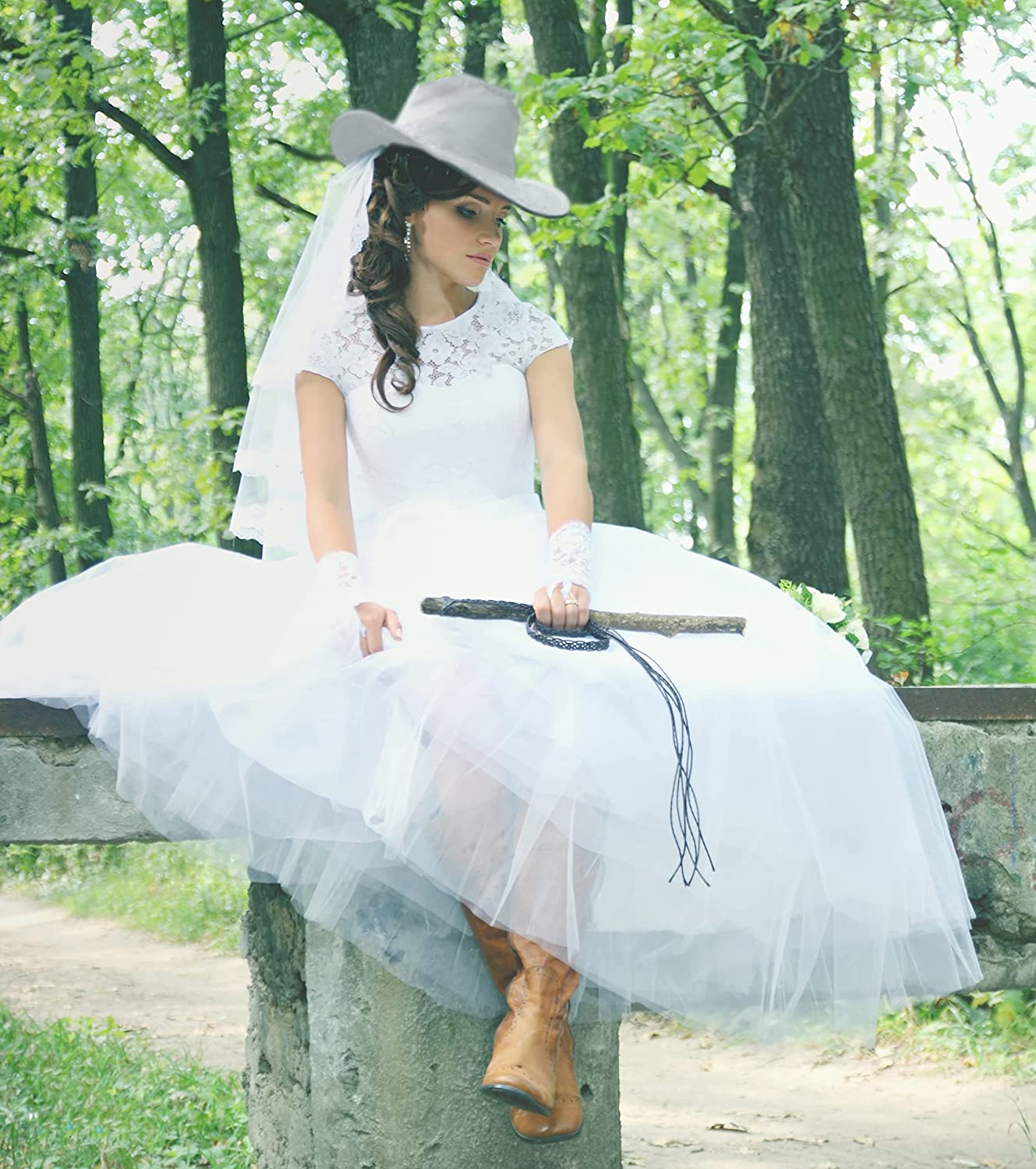 Bride Cowgirl Hat with Veil 