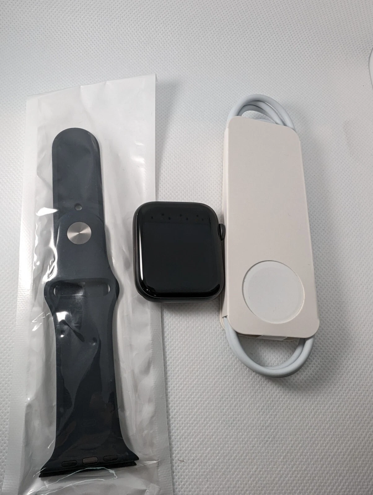 Apple Watch - 【新品未開封】Apple Watch series5 44mm GPS Gray Apple Watch Series 5 Aluminum Case 40mm A2092 (GPS) Fair