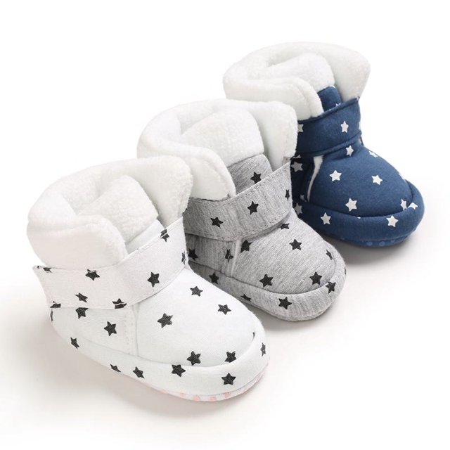 Patrón de estrella Bebé niña Niño Botines Prewalker Recién nacido Invierno Calcetines cálidos Zapatos de bebé oso de fresa Juguete