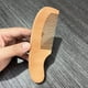 thumbnail image 3 of Peine plano curvo con forma de plátano y mango de madera de haya y melocotón, portátil, para barba y cabello de niños, 3 of 6