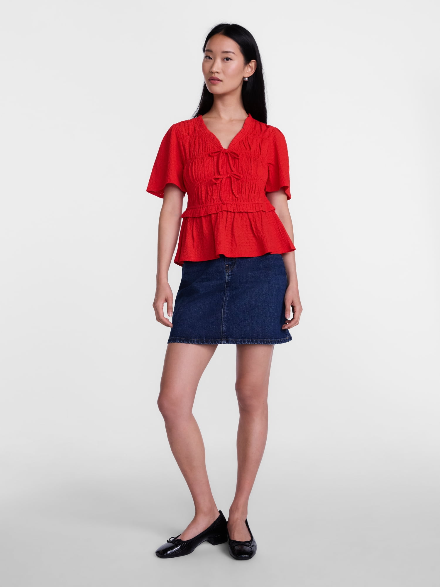 Scenario Women's and Women's Plus Textured Tie Front Top, Sizes XS-4X