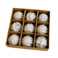 thumbnail image 4 of Juego de 9 bolas decorativas navideñas Macarena Plata, 4 of 8