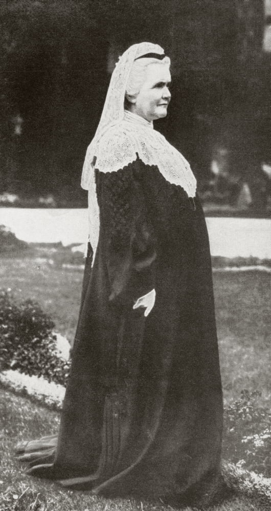 Pauline Elisabeth Ottilie Luise Zu Wied 1843 - 1916 German Born Queen Consort Of Romania As The Wife Of King Carol I Of Romania Widely Known By Her Literary Name Of Carmen Sylva From La Esfera 1914 Ca