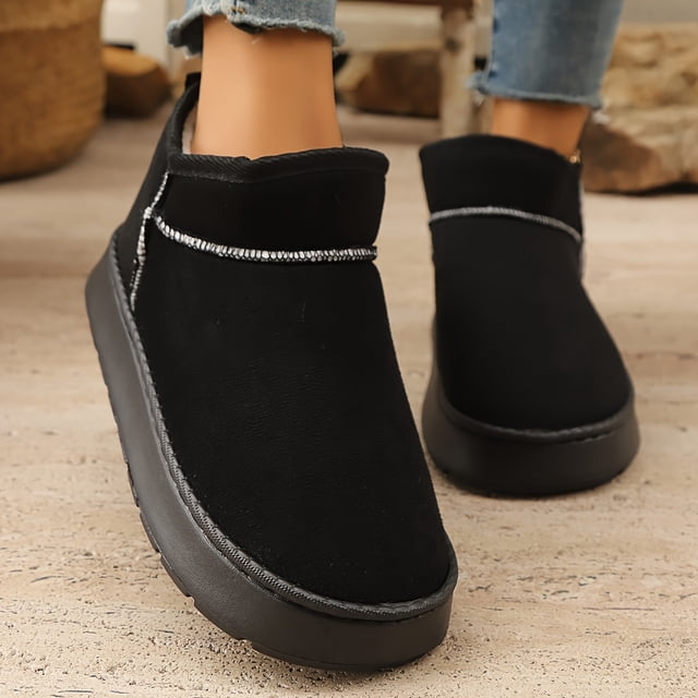 Classic one-step snow boots with thick soles, lined and padded for warmth, versatile cotton short boots