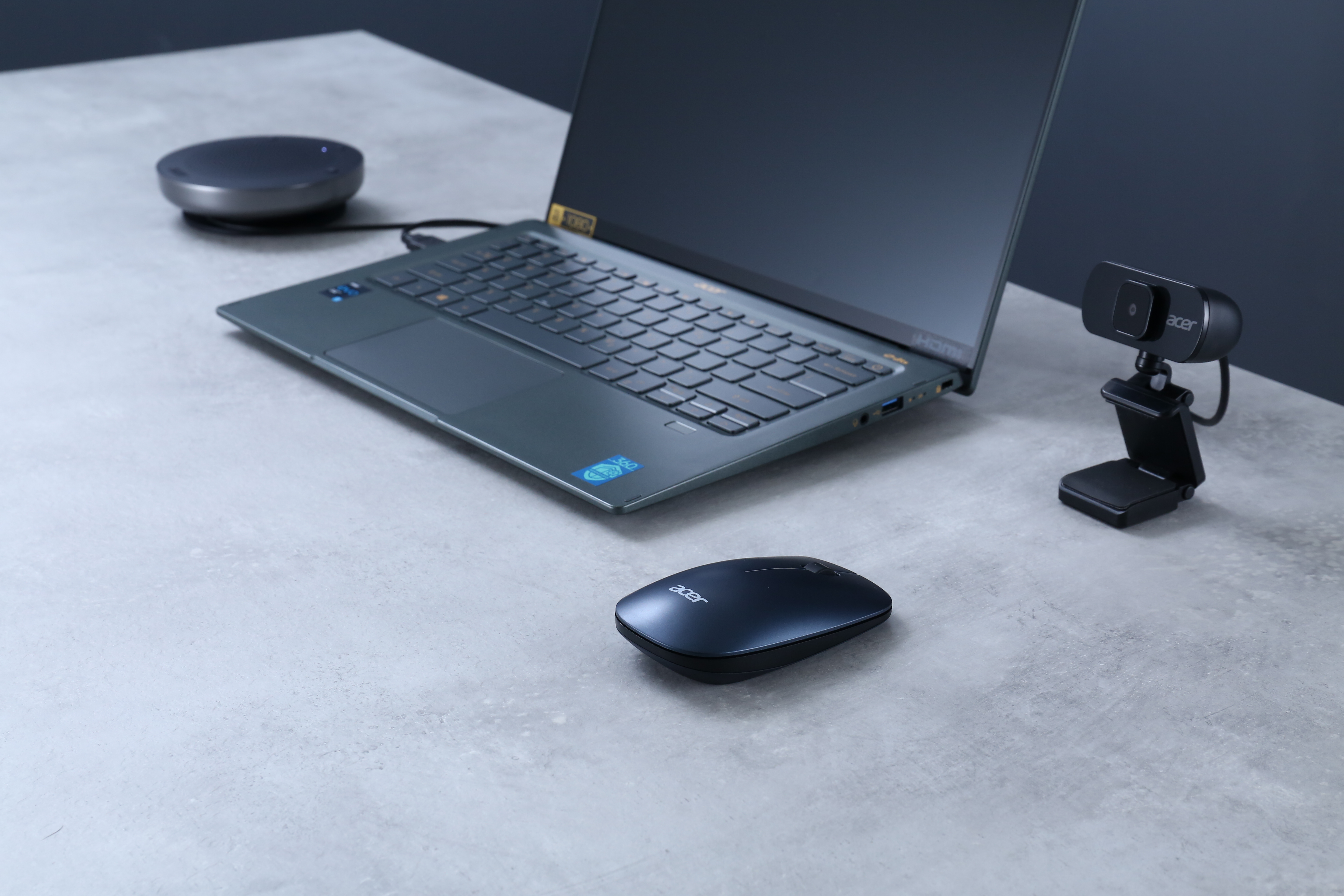 Acer Blue Optical Mouse & 15" Blue Sleeve Bundle - image 3 of 6