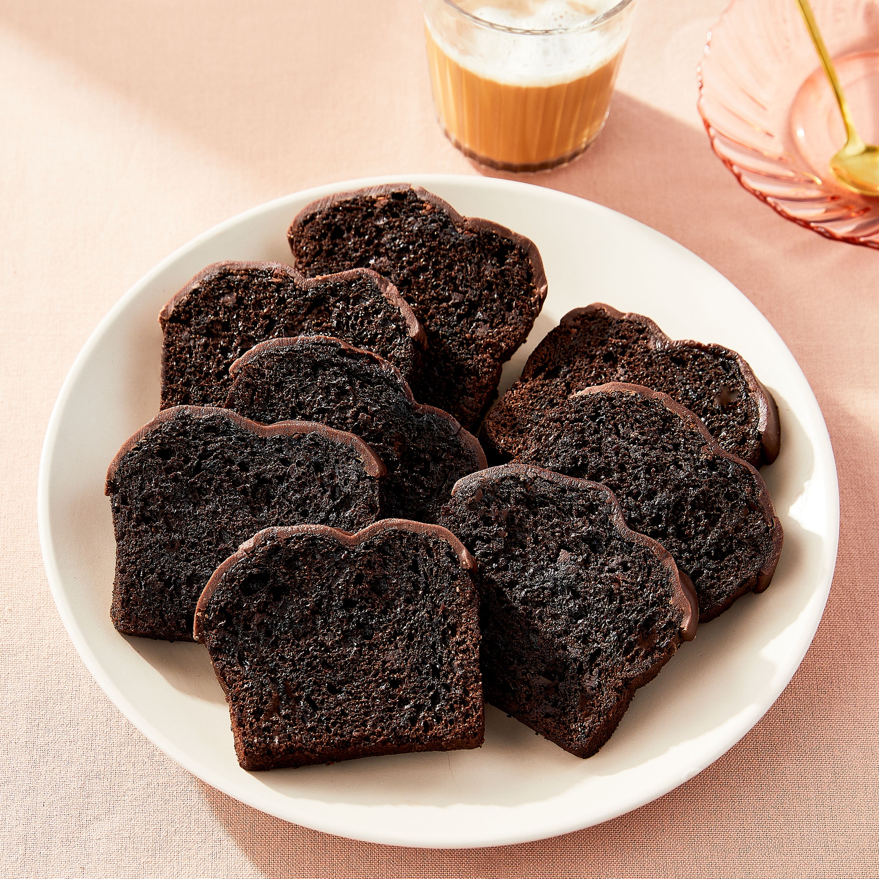 Marketside Iced Double Chocolate Sliced Loaf Cake, 14.1 oz, 8 Count