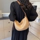 thumbnail image 4 of Bolso de paja tejido, bolso hobo grande de moda con cremallera, bolso de mano informal, bolso de viaje de vacaciones, bolso de media luna para mujeres y niñas, 4 of 9