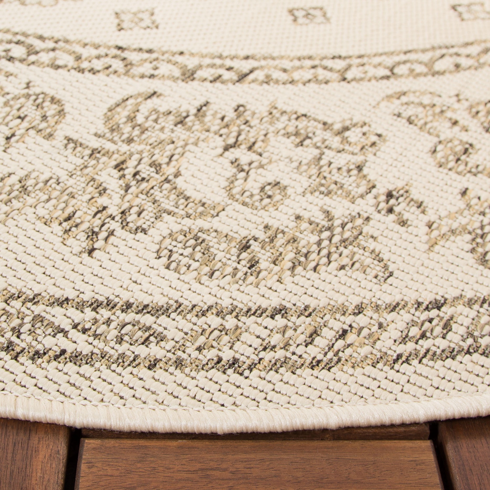 Safavieh Courtyard Erin Bordered Indoor/Outdoor Area Rug, Natural/Brown, 5'3" x 5'3" Round