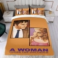 thumbnail image 4 of Una Mujer Bajo la Influencia Conjunto de sábanas temático, trío de piezas, cómodo y amigable con la piel, diseño único, regalo de decoración para el hogar para familiares, amigos y fans,135cm *200cm, 4 of 6
