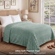 U Bedsure U by Bedsure Green Fleece King Blanket for Couch — $21.02 (47% off)