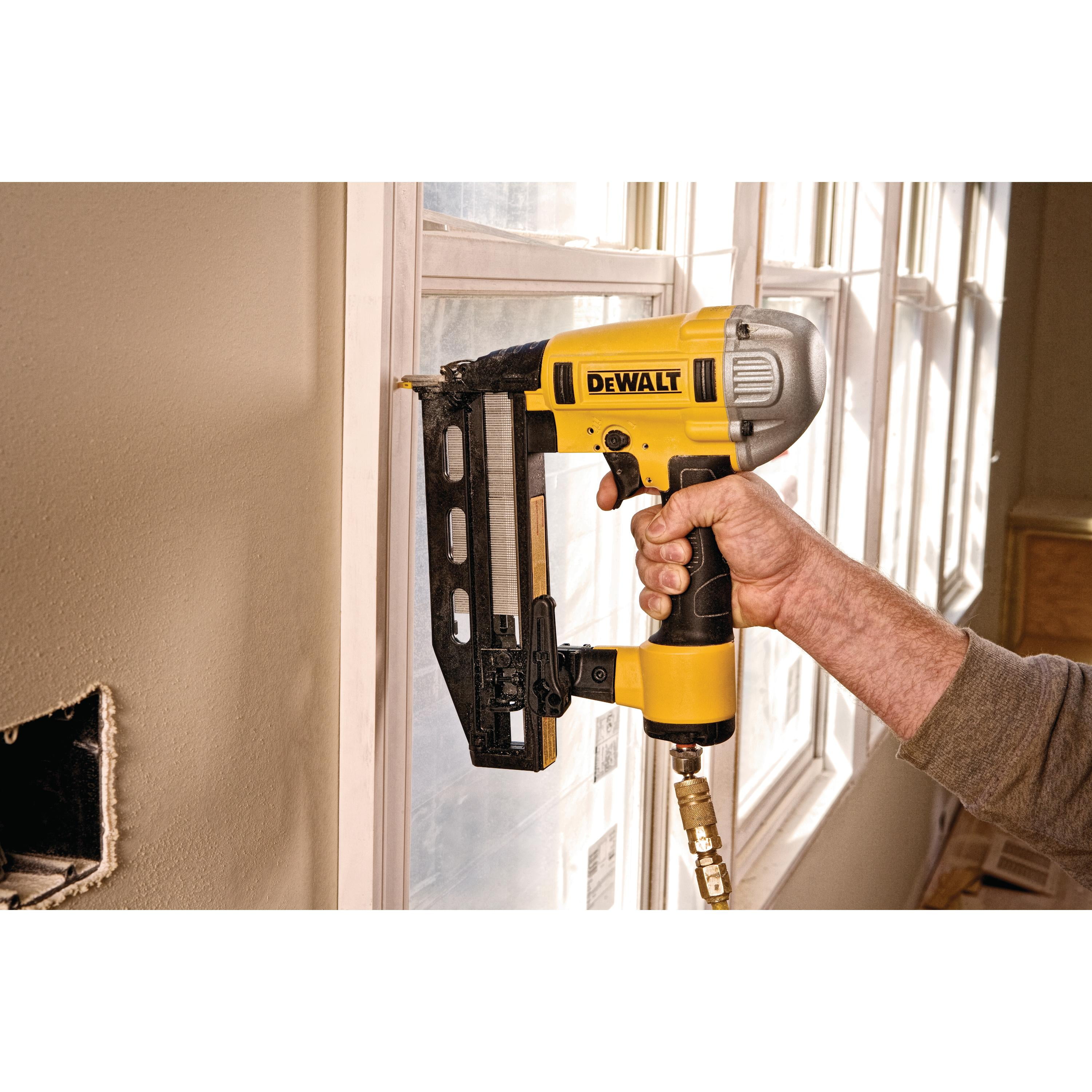 Dewalt-DWFP71917 16 Gauge Precision Point Finish Nailer