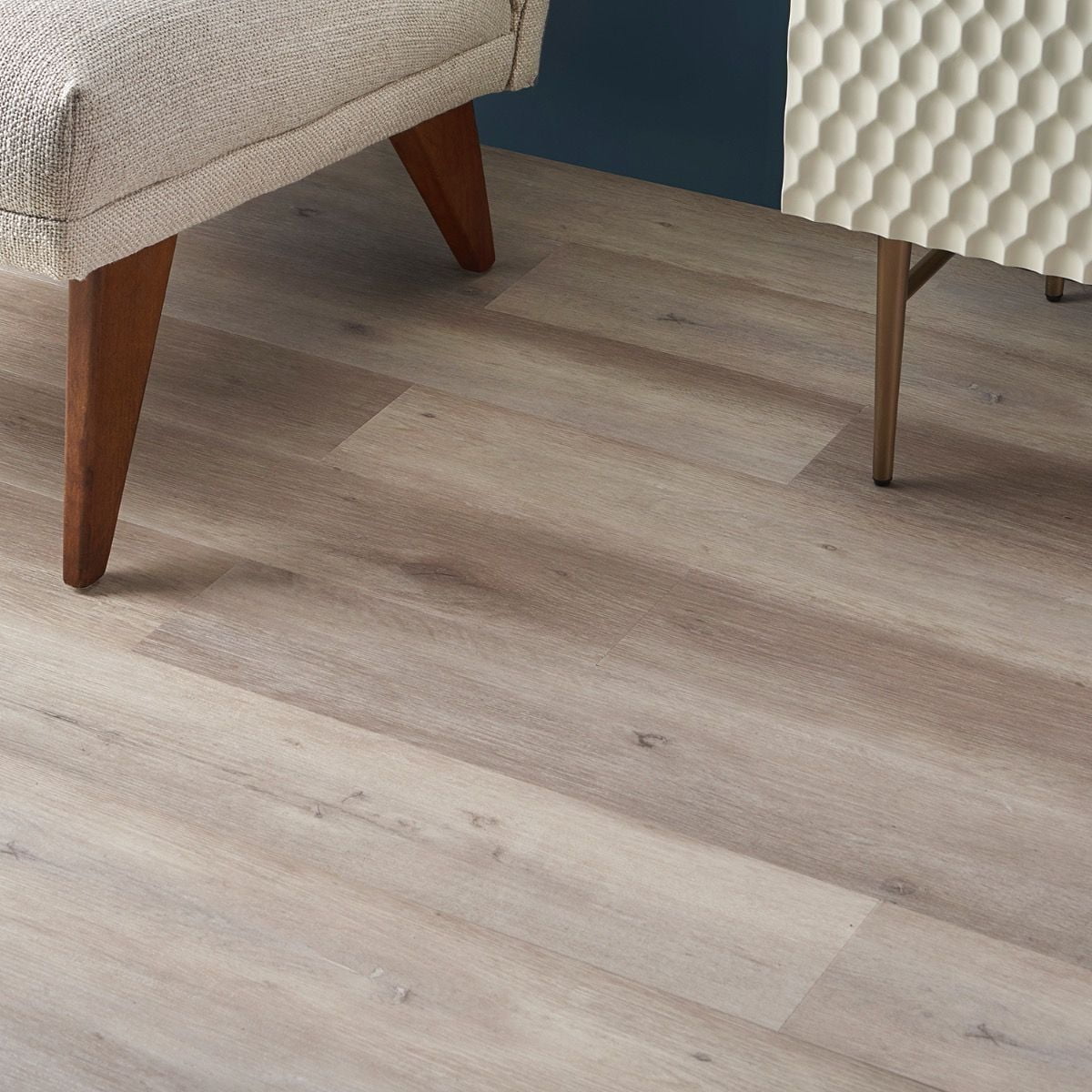 Bond Tile Lujo 28mil Oak Veranda 6 in. x 48 in. Rigid Click-Lock Luxury Vinyl Tile Flooring (27.39 Sq. Ft. / Case)
