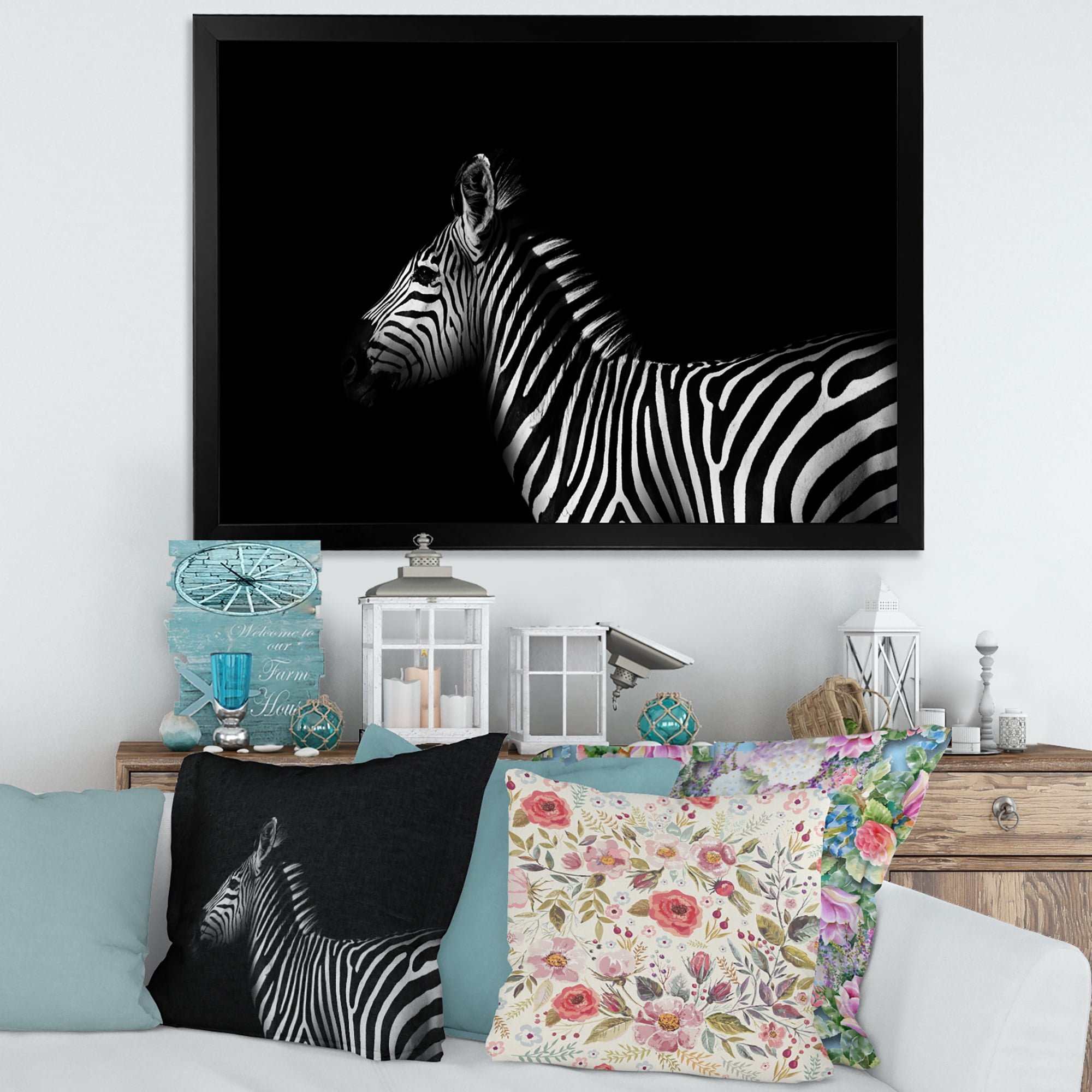 Designart 'Sideview Of Zebra In White and Black' Farmhouse Framed Art Print