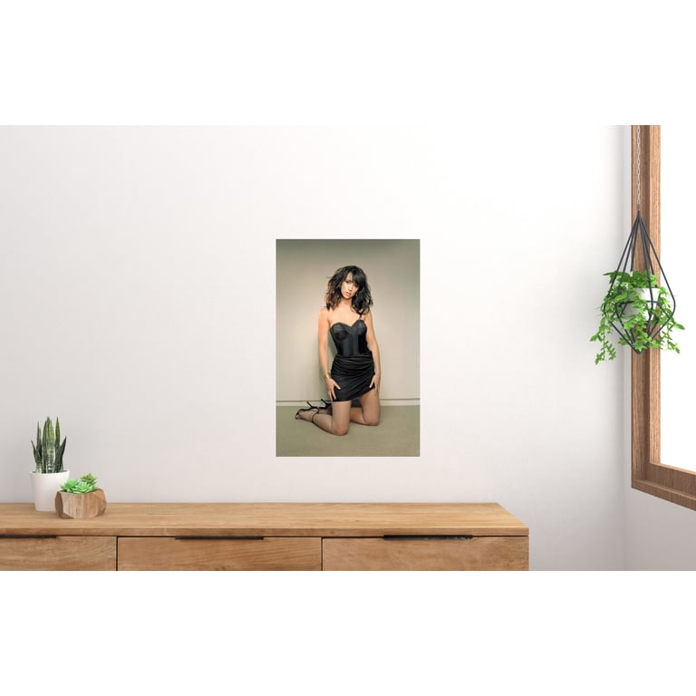 Jennifer Love Hewitt Poster Black Dress 16in x 24in Poster Square Adults  Poster Time