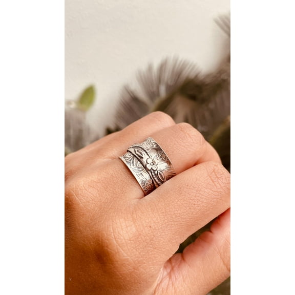 SSD_Flower Spinner Ring for Women – 925 Sterling Silver Meditation Ring, Anxiety-Relief Thumb Ring, Handmade Floral Fidget Band, Unique Gift for Her