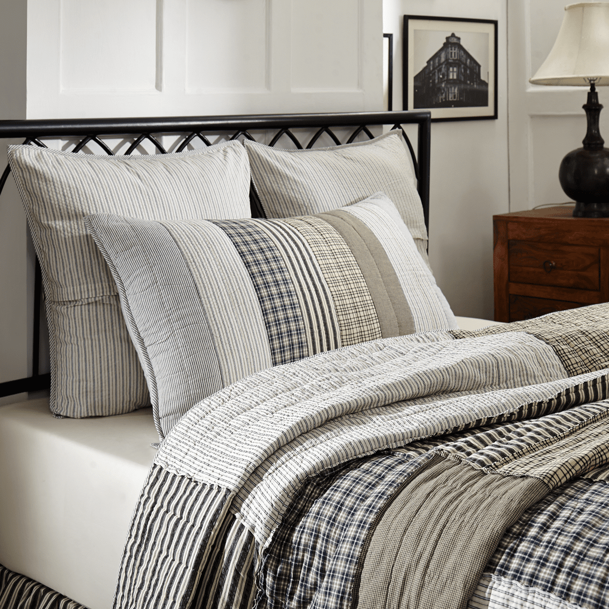 VHC Brands Ashmont Patchwork Seersucker Cotton Farmhouse Pre-Washed Reverse Seams King Bedding Accessory, Quilt 110x97, Vintage Gray
