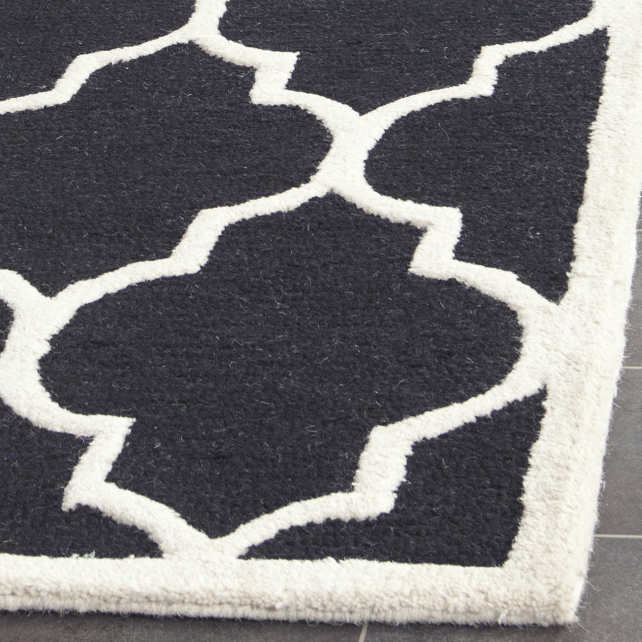 SAFAVIEH Cambridge Kevin Geometric Wool Runner Rug, Black/Ivory, 2'6" x 8'