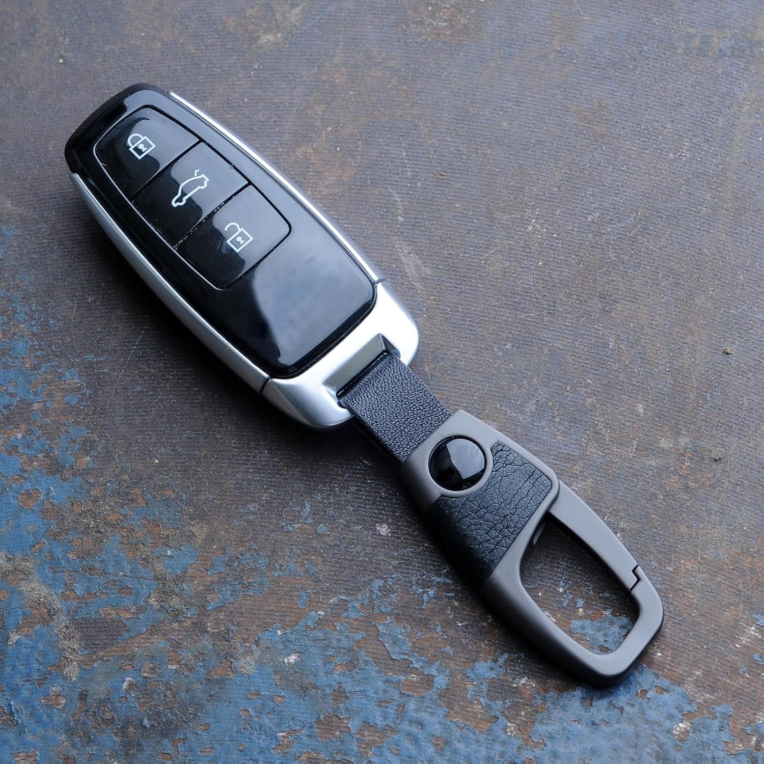 Leather car keychain universal key ring metal keychain ring for men and women