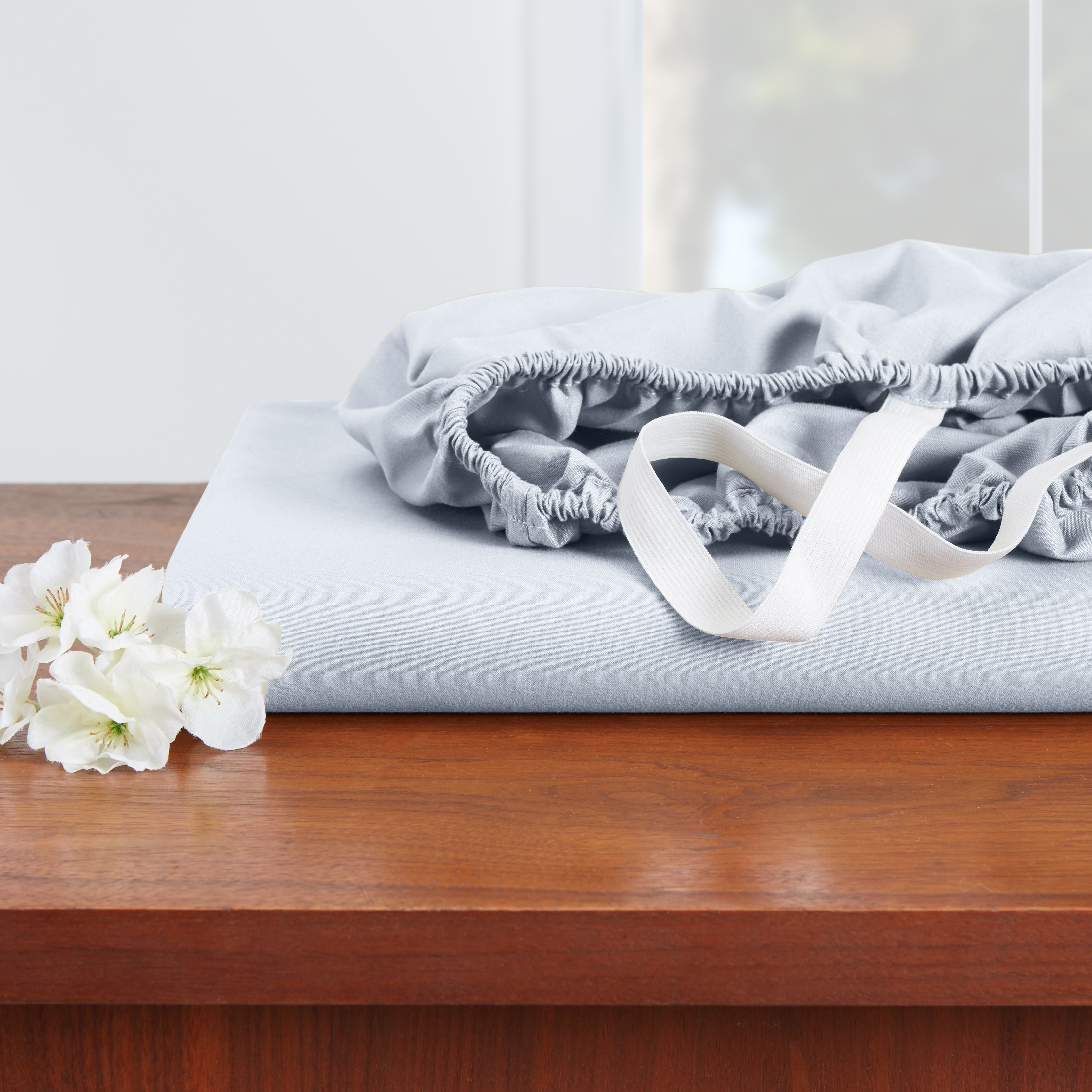 Hearth & Harbor Deep Pocket 4 Piece Solid Bed Sheet Set, 1800 Thread Count Microfiber Sheets, Full, Ice Blue