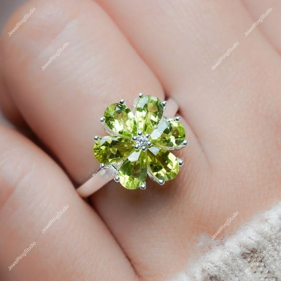 Peridot Ring Silver Gold Ring for Women August Birthstone Floral Ring Wedding Women Ring Gift
