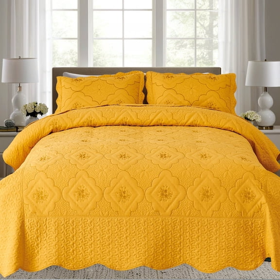 Evenhug Floral Embroidery Quilt Set,3-Piece King Diamond Floral Pattern Bedding Set,Soft Lightweight Bedspread for All Season(Gold,102"x90")