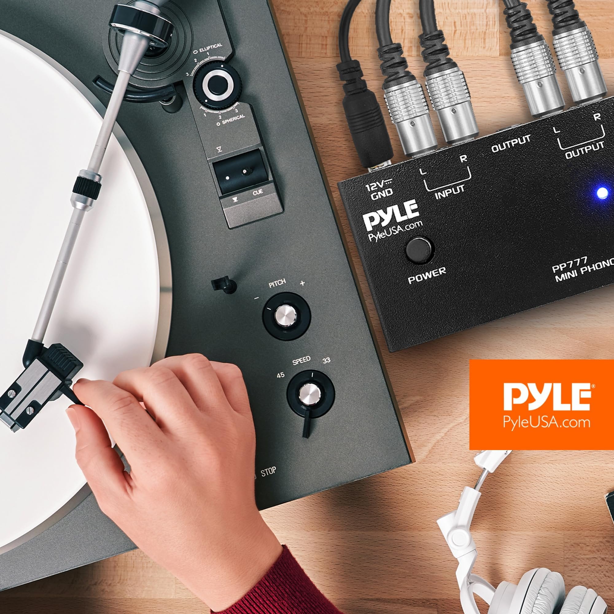 Phono Turntable Preamp, Mini Electronic Audio Stereo Phonograph Preamplifier with RCA Input, RCA Output And Low Noise Operation, Powered by 12 Volt DC Adapter, Improves Sound Performance