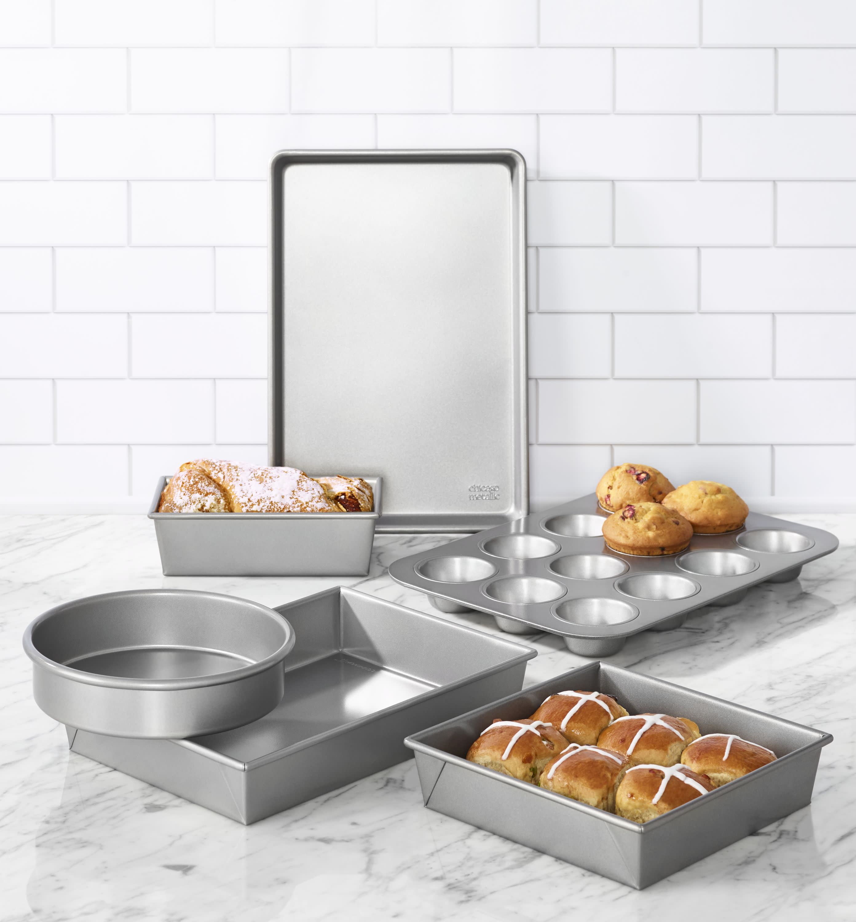 Chicago Metallic Commercial II Non-Stick 9-Inch Square Cake Pan. Make  traditional square cakes or layer cakes, brownies, casseroles, and more
