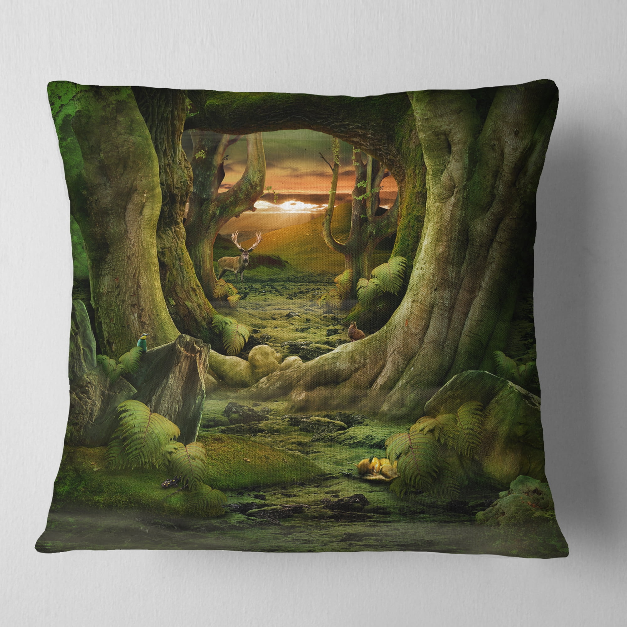Designart Green Paradise Tunnel - Modern Landscape Printed Throw Pillow - 16x16