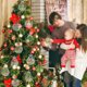 thumbnail image 3 of 24/10 piezas de bolas navideñas transparentes huecas de plástico rellenables para hacer tú mismo, adornos colgantes para árbol de Navidad, regalos para fiestas en el hogar, caja de decoración, 3 of 4