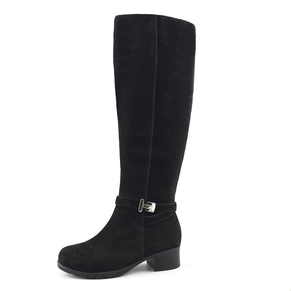 who sells boots