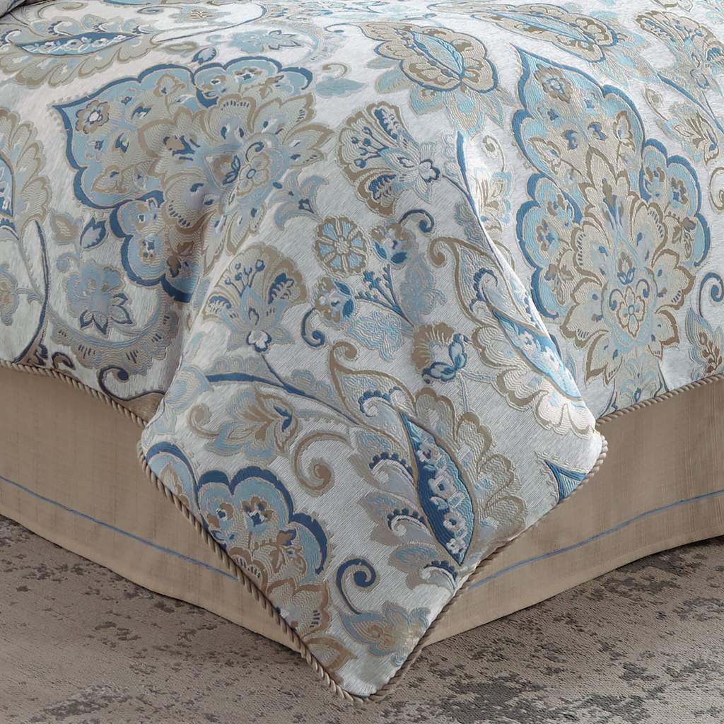 Croscill Emery Queen Comforter Multi