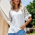 thumbnail image 2 of Camiseta con estampado de empalme para mujer, transpirable, elegante, informal, suelta, con cuello en V, manga con volantes, para el trabajo diario, 2 of 6