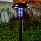 thumbnail image 3 of Lámpara repelente de mosquitos solar LED a prueba de lluvia para exteriores | Exterminador de insectos de luz púrpura | Decoración de patio de jardín con energía solar | Panel de 2V 100mA | Uso de, 3 of 4