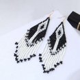thumbnail image 4 of Boucles d'Oreilles Pendantes Longues Créatives Rétro Perlées avec Franges, 4 of 10